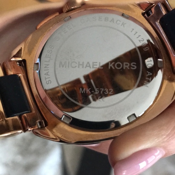 Michael Kors Watch - Picture 4 of 6